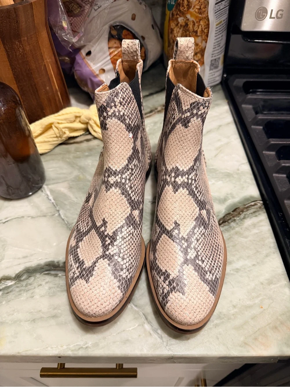 Lucky Brand slip chelsea